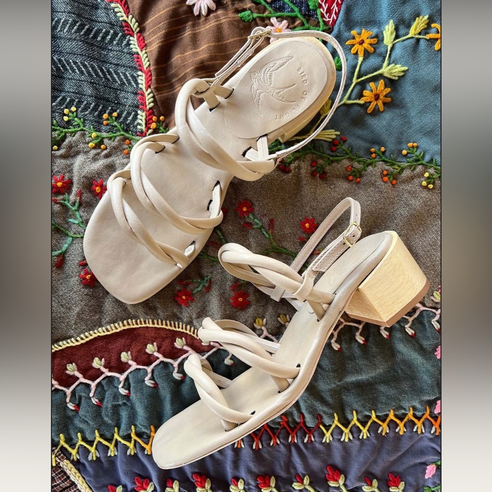 Bird of flight Venice sandal in flax